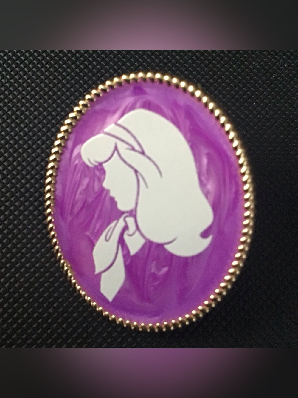 Scooby Doo Daphne Blake Cameo Style Silhouette Profile Swirl Border Pin